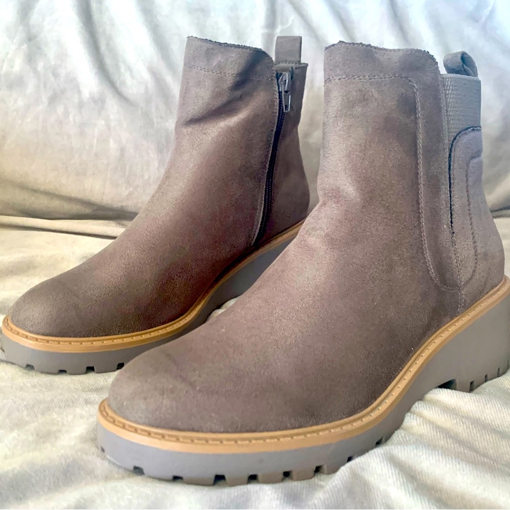 Maurice’s Bridget Ankle Boot SZ 10